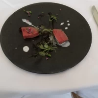 肉料理です。とても柔らかく美味しいです。