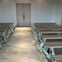 うつっていませんが天井にたくさんグリーンがあります