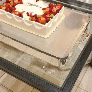 ウェディングケーキ
好きなデザインで作成してくれます