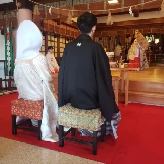 挙式中です。