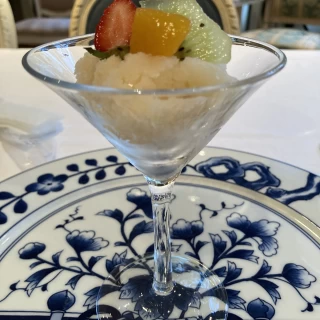 シャーベットの試食、フルーツもたっぷり