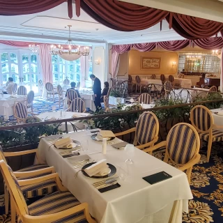 レストランタイプの会場