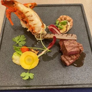 エビとお肉は非常に美味しかったです