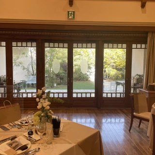 披露宴会場　ガーデン側