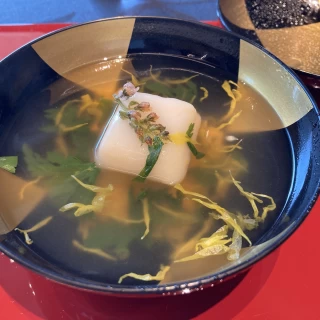 お祝いの場にふさわしい食器