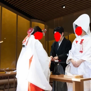 厳かな式