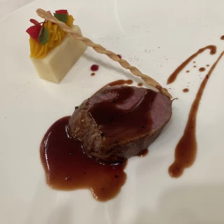 左上はマッシュポテトを固めたようなものです。