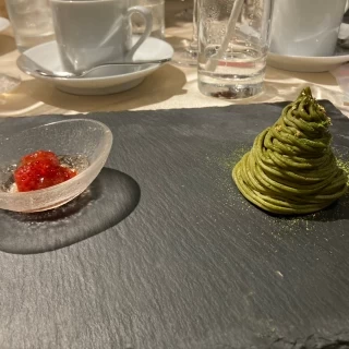 抹茶モンブランと季節のフルーツのコンポート