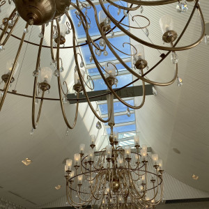 挙式会場の天井、一部ガラス張り|652074さんのCrevette 名古屋（クルヴェット ナゴヤ）●BRASSグループの写真(1729471)