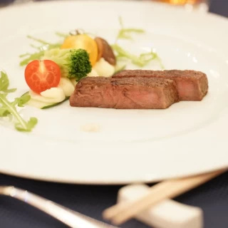 メインのお肉は柔らかく胃もたれしなかったです