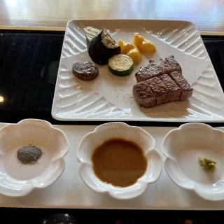 試食した鉄板焼