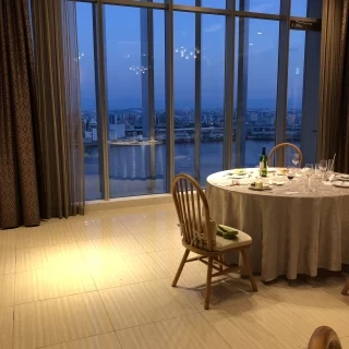 披露宴会場には窓がありました