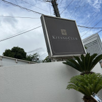 エントランス前看板