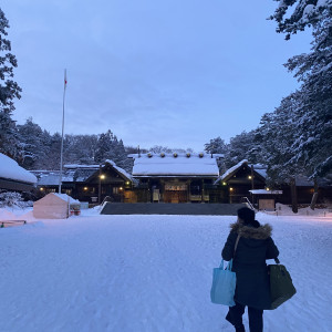 駐車場は雪に埋もれてる|652403さんの北海道神宮の写真(1732173)