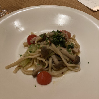 モチモチパスタにキノコがジューシーで美味しかったです。