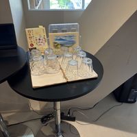 控え室においてあったグラスです