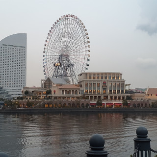 赤い屋根が目印