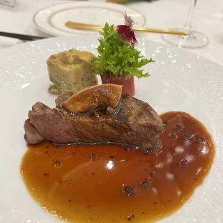お肉料理も大満足の味でした。