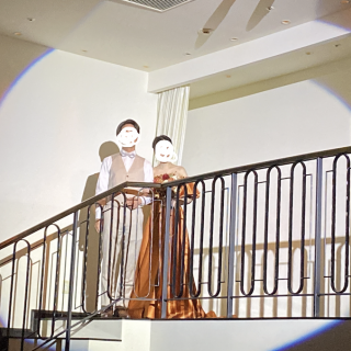 階段から登場する演出が好評だった。照明も綺麗。