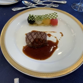 国産牛のフィレ肉のステーキ トリュフ風味ソース