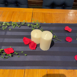 テーブルの飾り。キャンドルは二つ並べて新郎新婦をイメージ。|652905さんのJAM ORCHESTRA（ジャムオーケストラ）の写真(1740799)