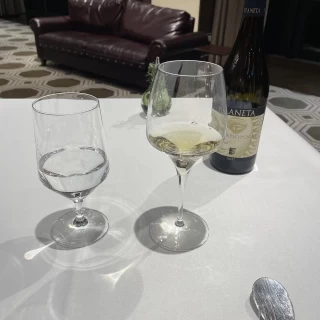 ブライダルフェアではワインの試飲も！