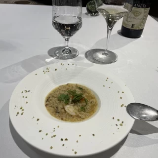 パスタを細かく刻んだ伝統料理