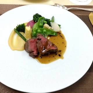 メインのお肉！
ソースが非常に美味しかったです。