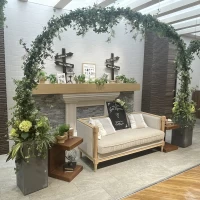 4階披露宴会場の新郎新婦ソファです。
