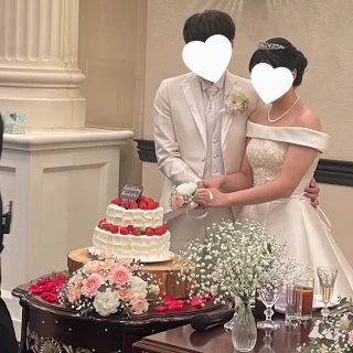 ケーキはおまかせにしました。
この装花は15000円です