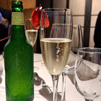 乾杯のシャンパン