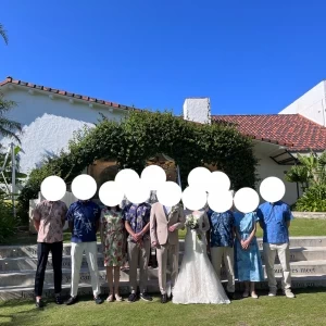 挙式後の撮影
時期によってはお花が咲いています|653489さんのブルー インフィニティー／ILE DE RÉ (イル・ド・レ)●小さな結婚式の写真(1961475)