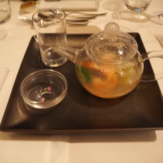 コースの前に出てくるスープ