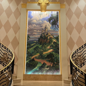 入り口からウェディングサロンに向かう階段がディズニー感。|653605さんのディズニーアンバサダー(R)ホテルの写真(1770264)