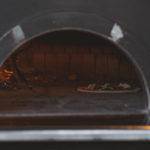 新郎新婦のピザ料理演出|653651さんのRISTORANTE ATTIMO（リストランテ・アッティモ）の写真(1741506)