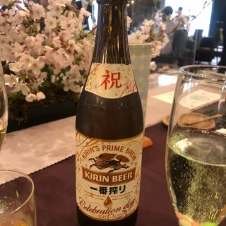桜が綺麗なテーブル
