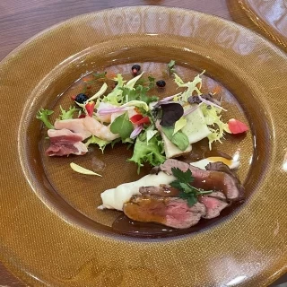 実際のメニューの一部をワンプレートの試食で頂きました。