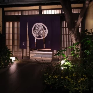 趣のある玄関。非日常感や特別感を感じられます。
