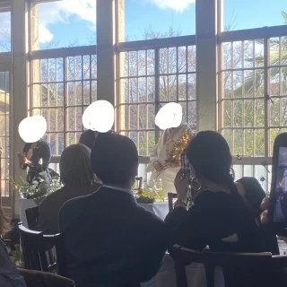 会場