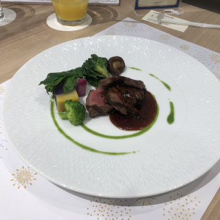 試食会のお肉料理
