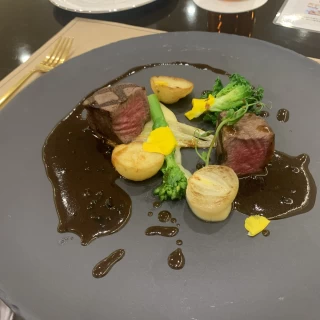 お肉もお野菜も素材の味がしてあっさりで美味しかったです。