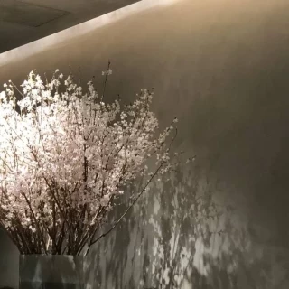 新郎新婦の後ろに構える生花は圧巻でした