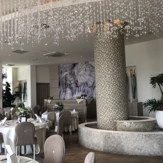会場内の装飾がとても豪華です