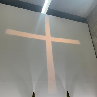 チャペル上部の十字架
