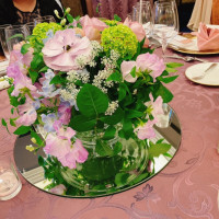 披露宴の各テーブルごとの花