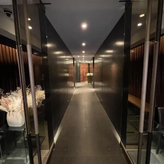 挙式会場入り口。ゲスト様が最初に目にする景色です。