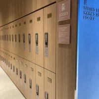ロッカーがあるので荷物ここにも預けれます