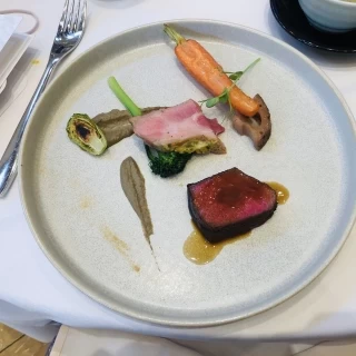 メインのお肉料理