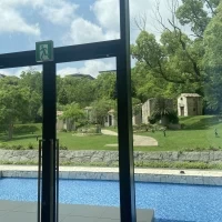 水の会場からみえるガーデン