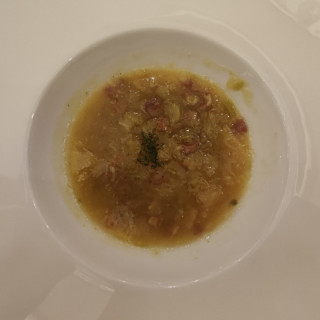 キャベツとベーコンのスープ
